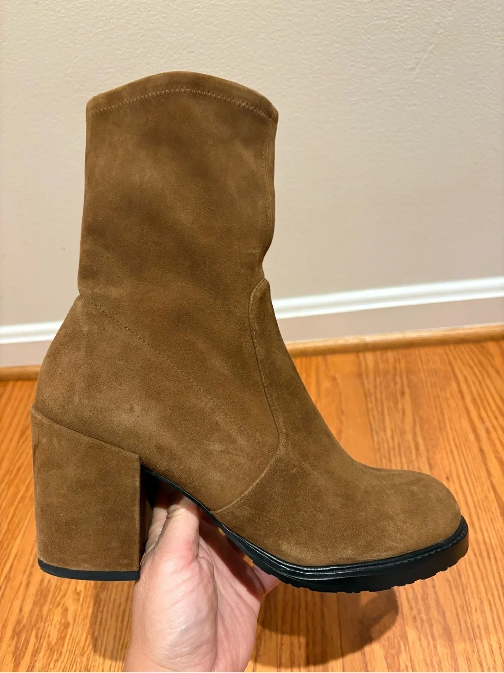 Stuart Weitzman excellent minimal